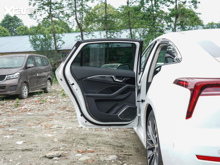 2022vB70 2.0T ԄS