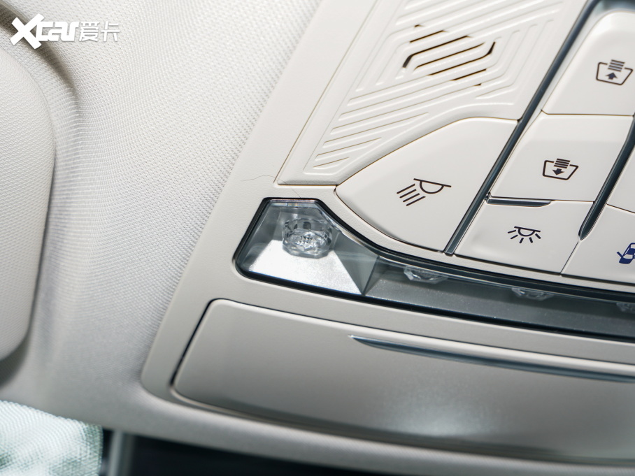 2022vB70 2.0T ԄS