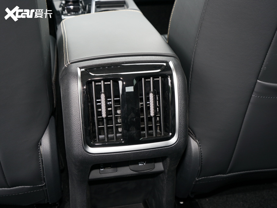 2022vB70 2.0T Ԅ(dng)S