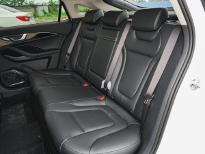 2022款2.0T 自动驭享型 后排座椅