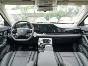 2022款2.0T 自动驭享型 内饰全景