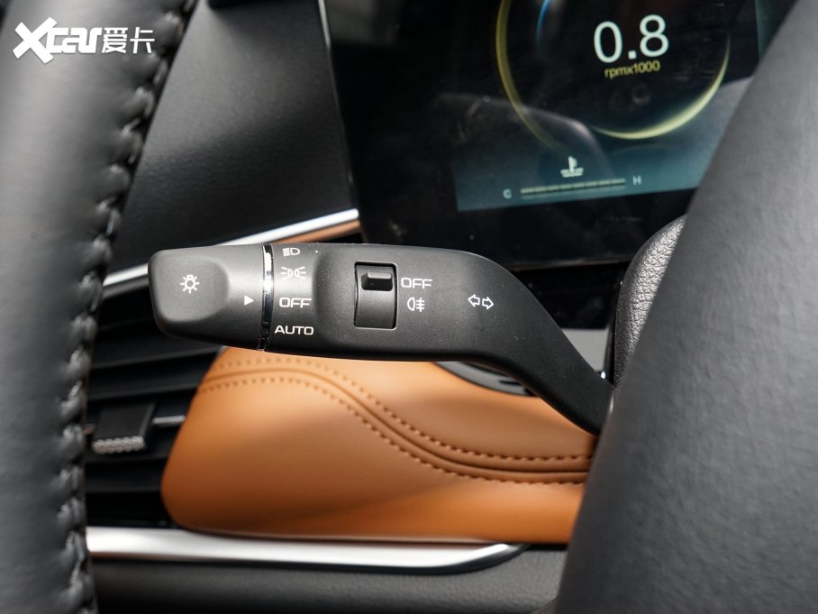 2023vT99 2.0T Ԅͣ8AT