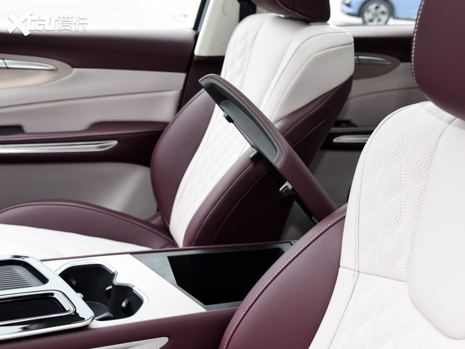 2023vT90 2.0T ԄŞ