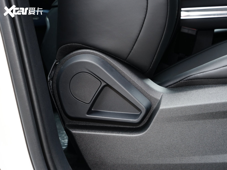 2023vT90 1.5T DCT Ԅ(dng)A