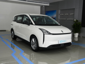 2023款PRO 舒享出行版 419km 右前45度