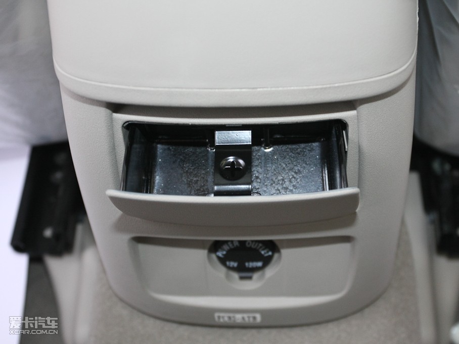 2011vB70 2.3L Ԅb