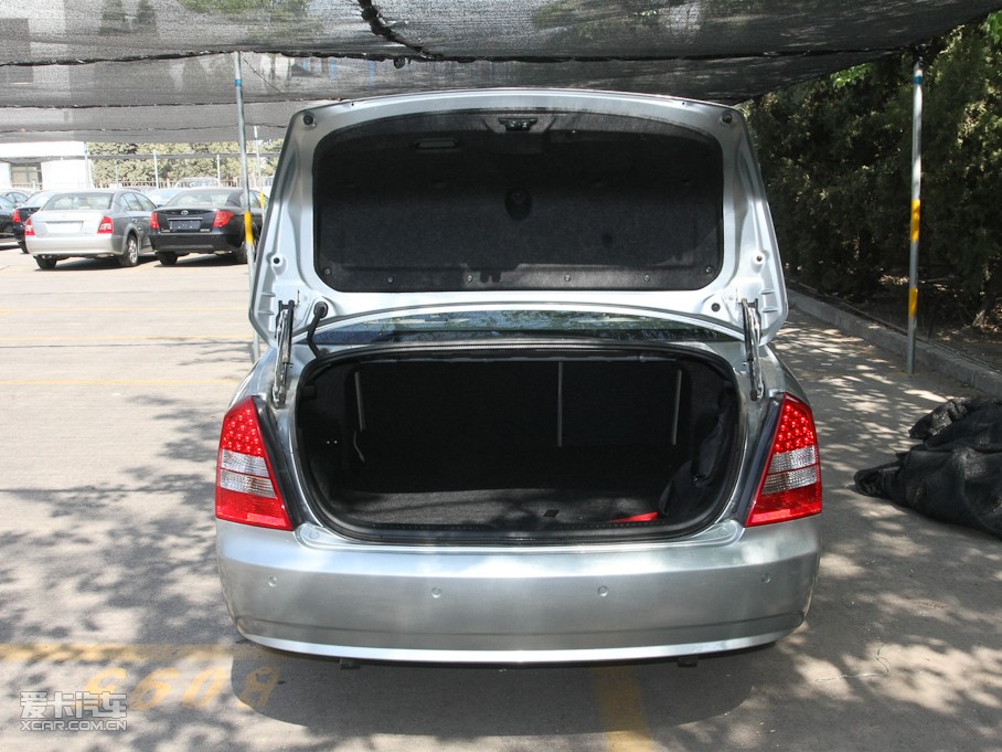 2011vB70 2.3L Ԅb