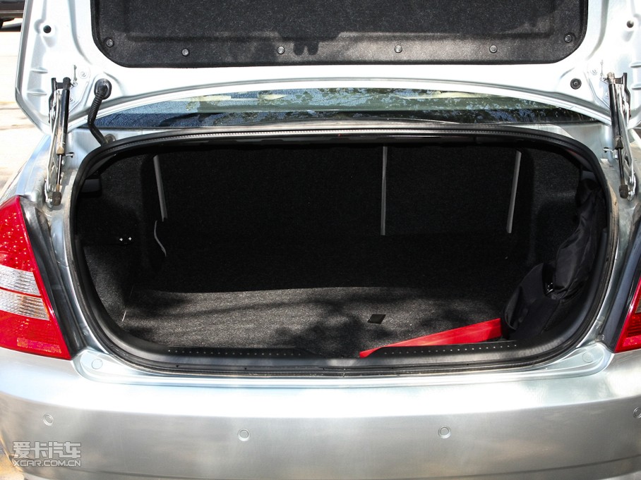 2011vB70 2.3L Ԅb