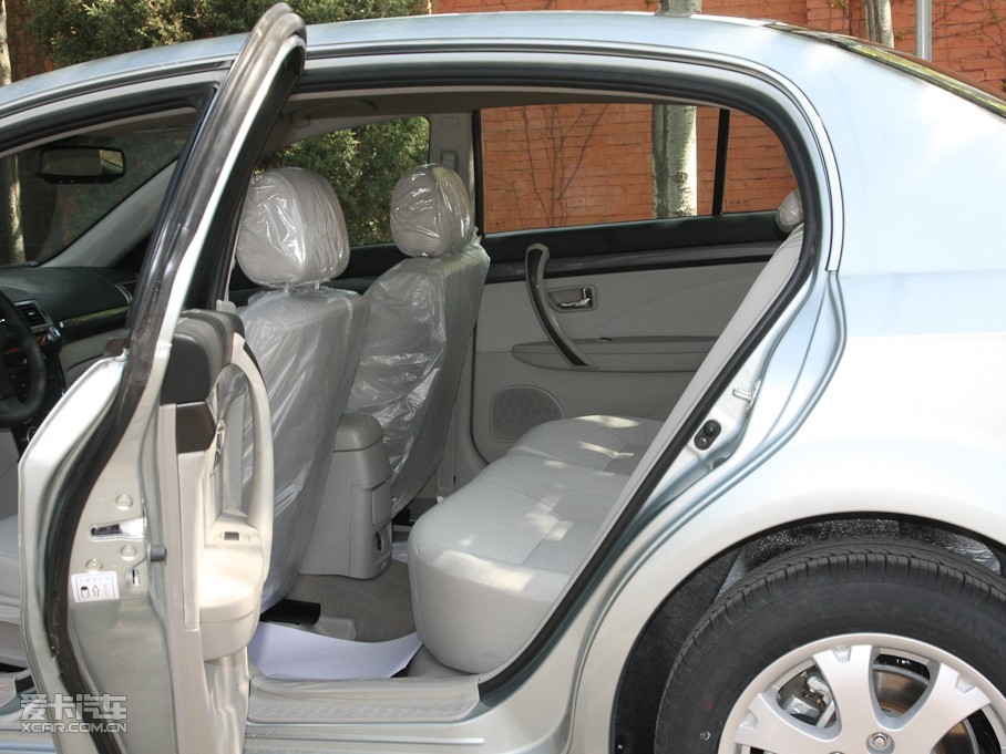 2011vB70 2.3L Ԅb