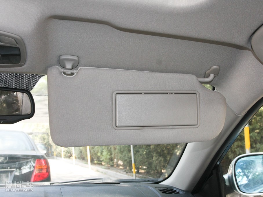 2011vB70 2.3L Ԅb