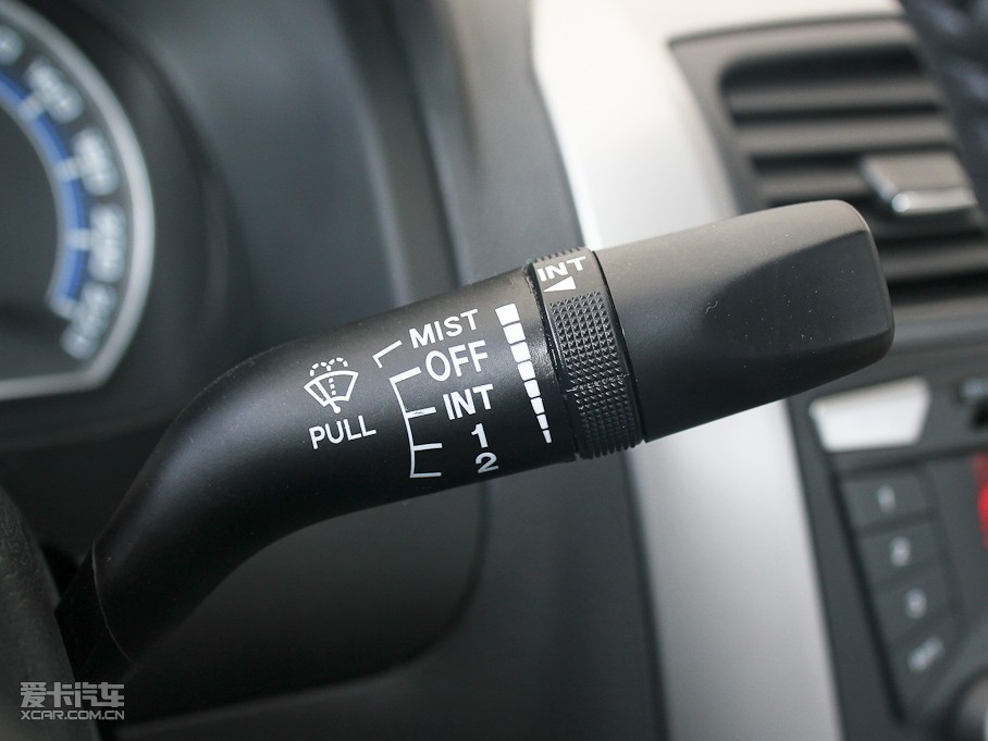 2011��vB50 1.6L �Ԅ��촰��