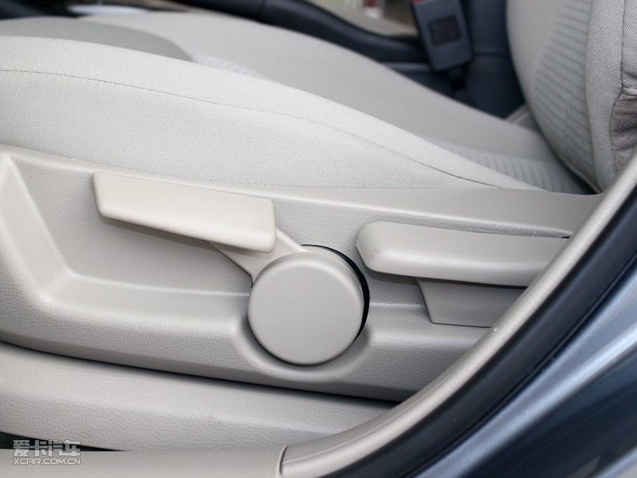 2011��vB50 1.6L �Ԅ��촰��