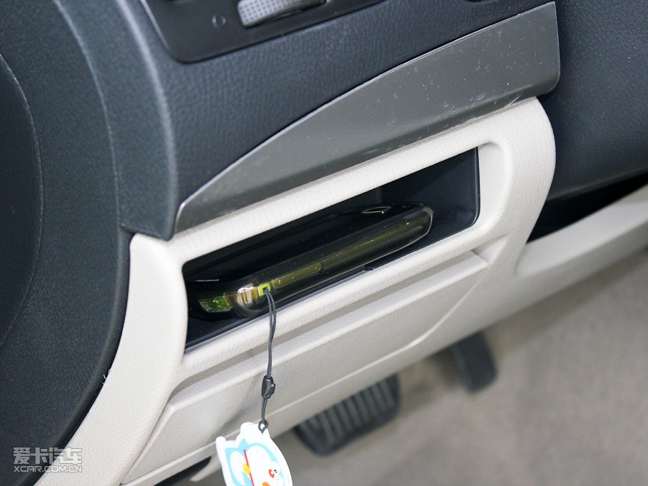 2011��vB50 1.6L �Ԅ��촰��