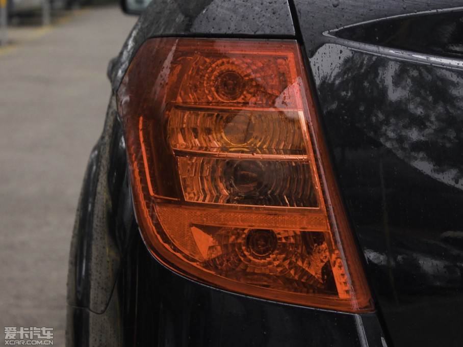 2011��vB50 1.6L �ԄӺ��A��