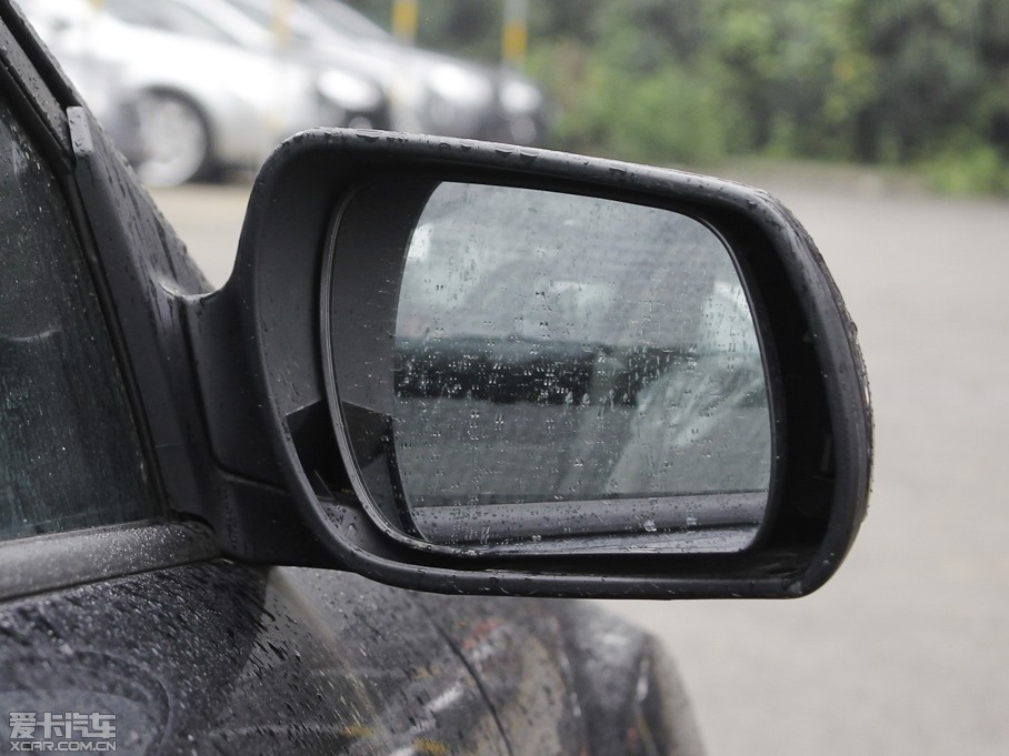 2011��vB50 1.6L �ԄӺ��A��