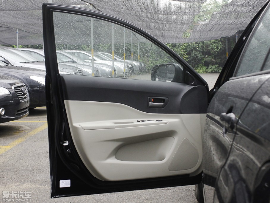 2011��vB50 1.6L �ԄӺ��A��