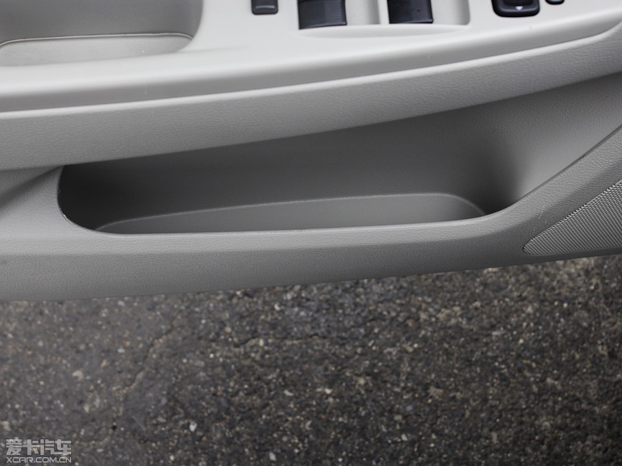 2011��vB50 1.6L �ԄӺ��A��