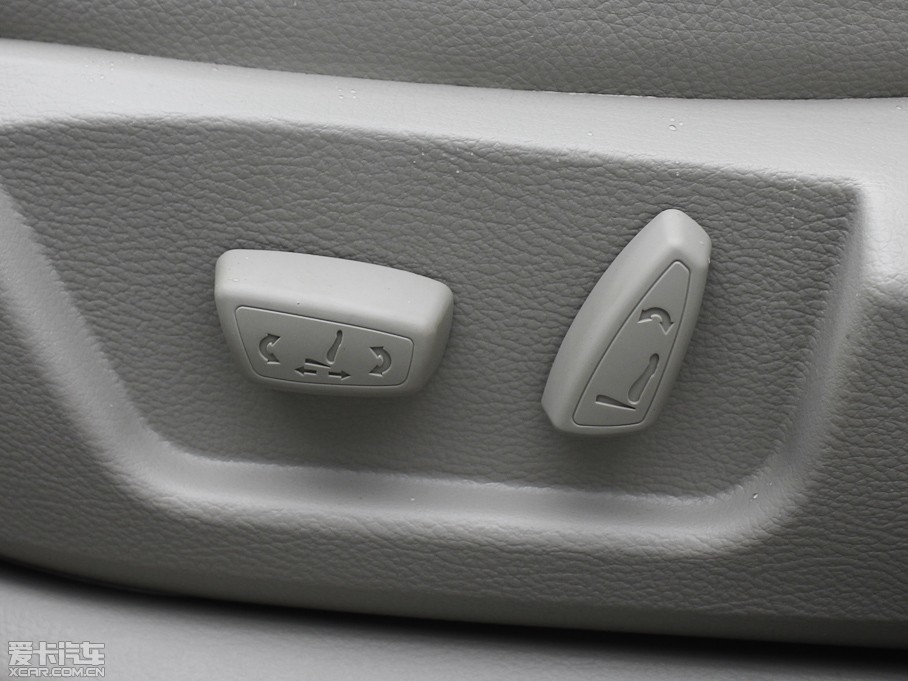 2011��vB50 1.6L �ԄӺ��A��