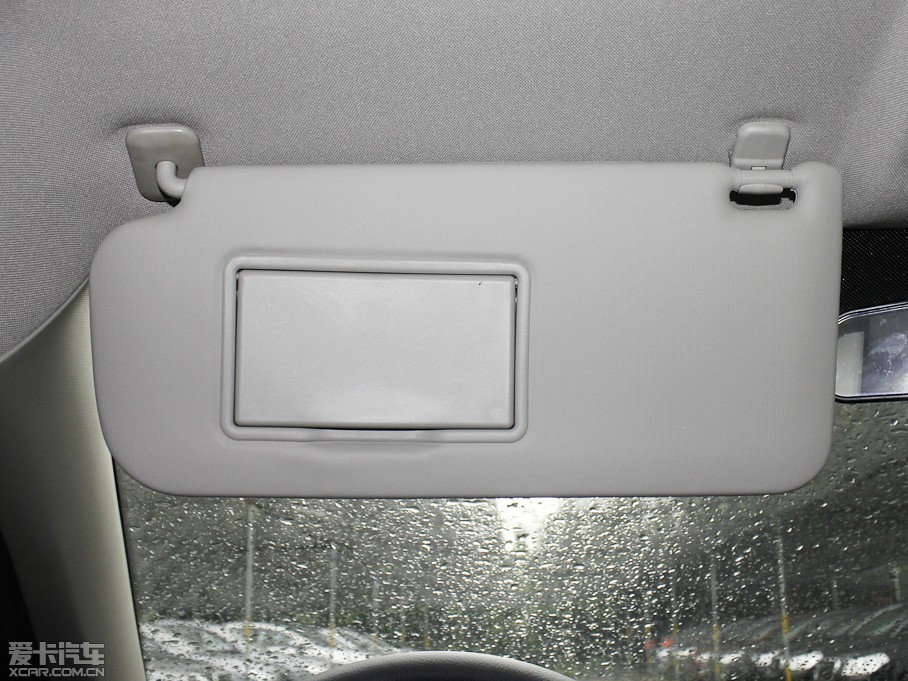 2011��vB50 1.6L �ԄӺ��A��