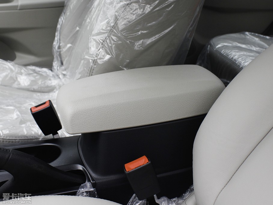 2011��vB50 1.6L �ԄӺ��A��