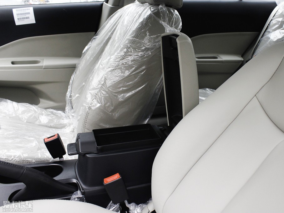 2011��vB50 1.6L �ԄӺ��A��