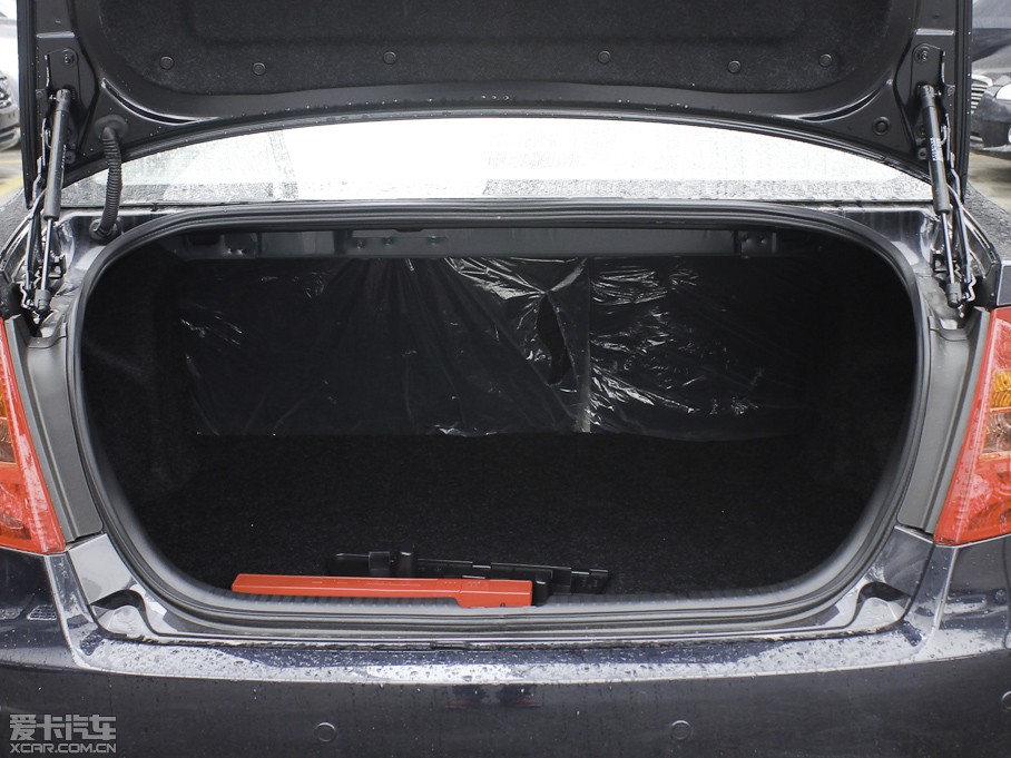 2011��vB50 1.6L �ԄӺ��A��