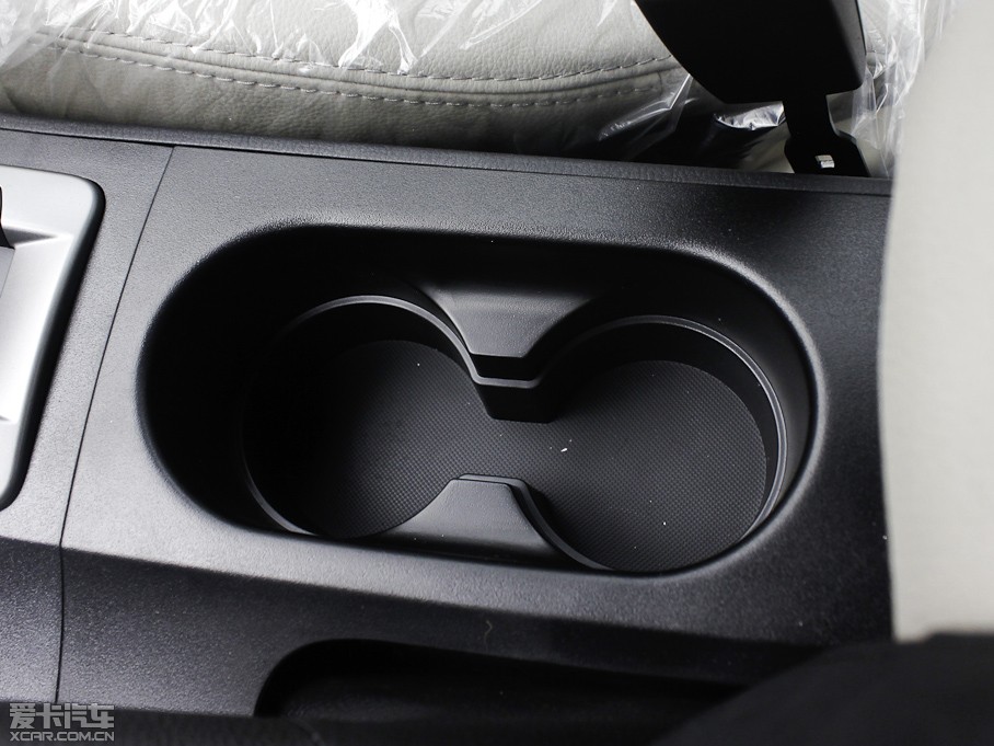 2011��vB50 1.6L �ԄӺ��A��