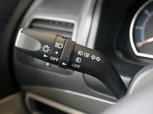 2011款1.6L 自动天窗版 中控区