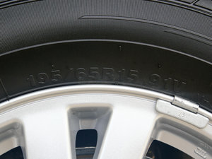 2011款1.6L 自动天窗版 细节外观