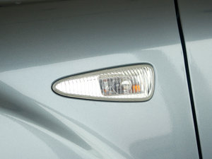 2011款1.6L 自动天窗版 细节外观