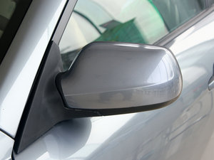 2011款1.6L 自动天窗版 细节外观