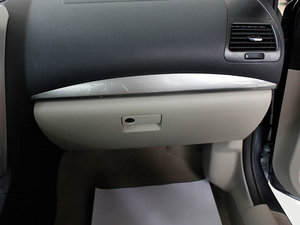 2011款1.6L 手动时尚版 空间座椅