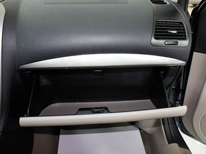 2011款1.6L 手动时尚版 空间座椅