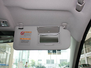 2011款1.6L 手动时尚版 空间座椅