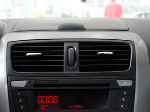 2011款1.6L 手动时尚版 空调出风口