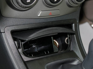 2011款1.6L 手动时尚版 空间座椅