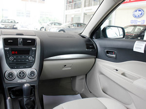 2011款1.6L 手动时尚版 中控区
