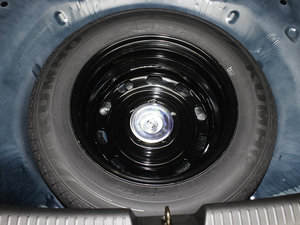 2011款1.6L 自动豪华版 备胎