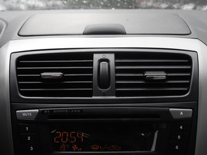 2011款1.6L 自动豪华版 空调出风口