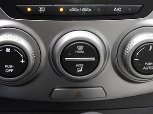 2011款1.6L 自动豪华版 中控区