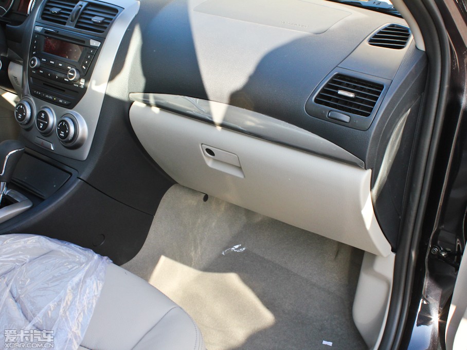 2012B50 1.6L Զ