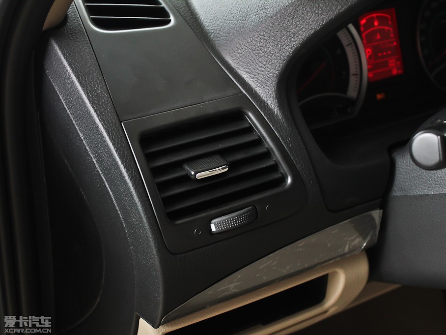 2012��vB50 1.6L �Ԅ��촰��