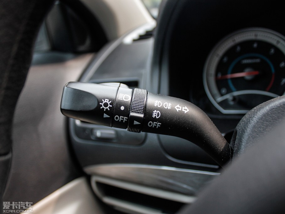 2012��vB50 1.6L �Ԅӕr�а�