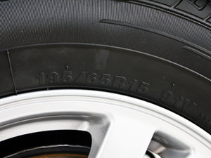 2012款1.6L 手动尊贵版 轮胎尺寸