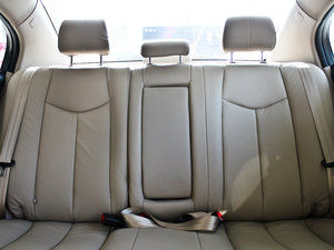 2012款1.6L 手动尊贵版 后排座椅