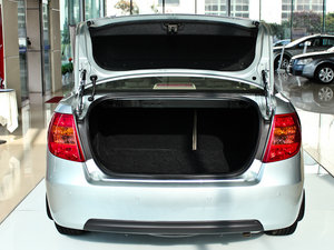 2012款1.6L 手动尊贵版 空间座椅