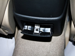 2012款1.6L 手动尊贵版 空间座椅