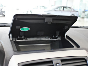 2012款1.6L 手动尊贵版 空间座椅