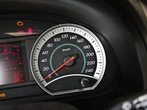 2012款1.6L 手动尊贵版 中控区