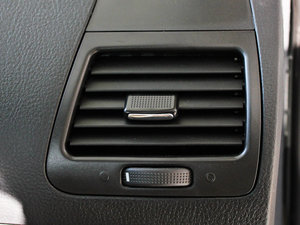 2012款1.6L 手动尊贵版 中控区